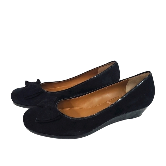 Tahari Black Suede Bow Rob Wedge Heels - Picture 3 of 9